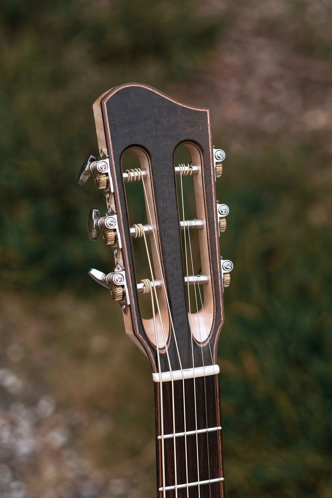 25 Headstock